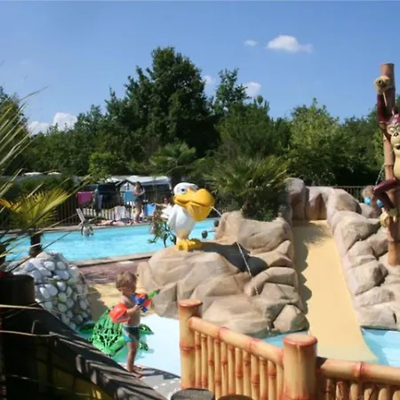 Camping Mobil-home Confortable Avec Clim - 6 Pers. - Api-1-52-2798 *